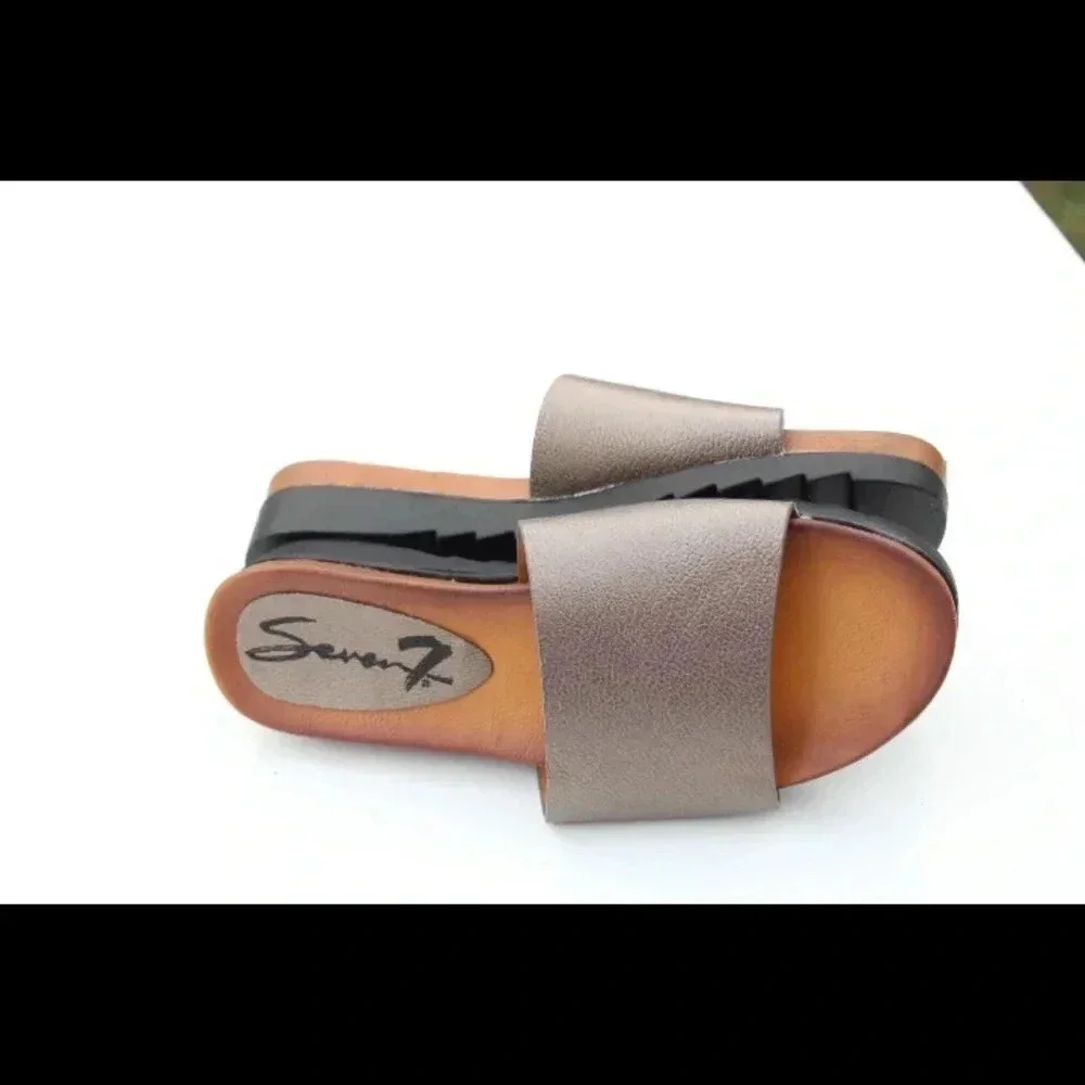 NWOT 7 for all man kind slide sandals